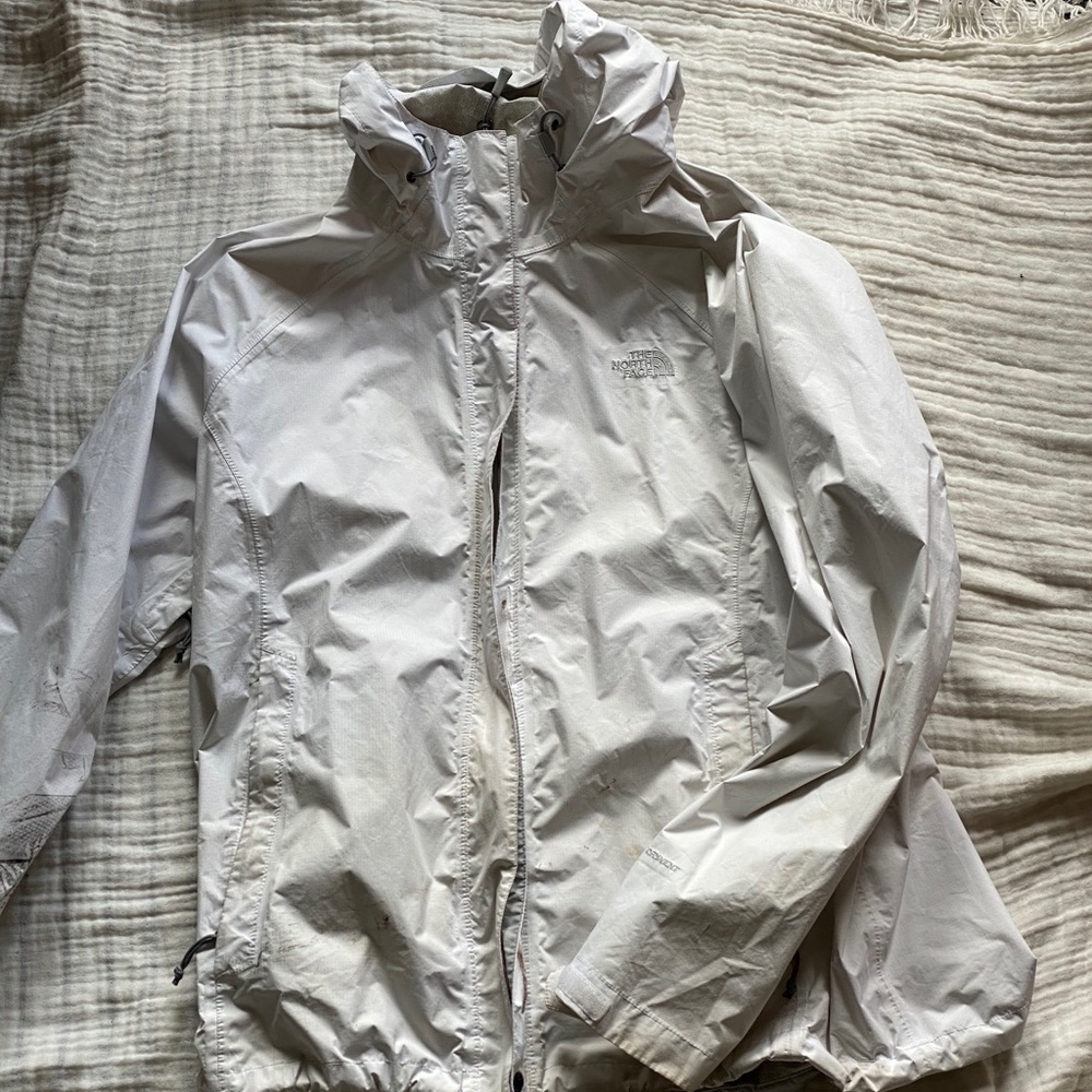 White north face windbreaker
